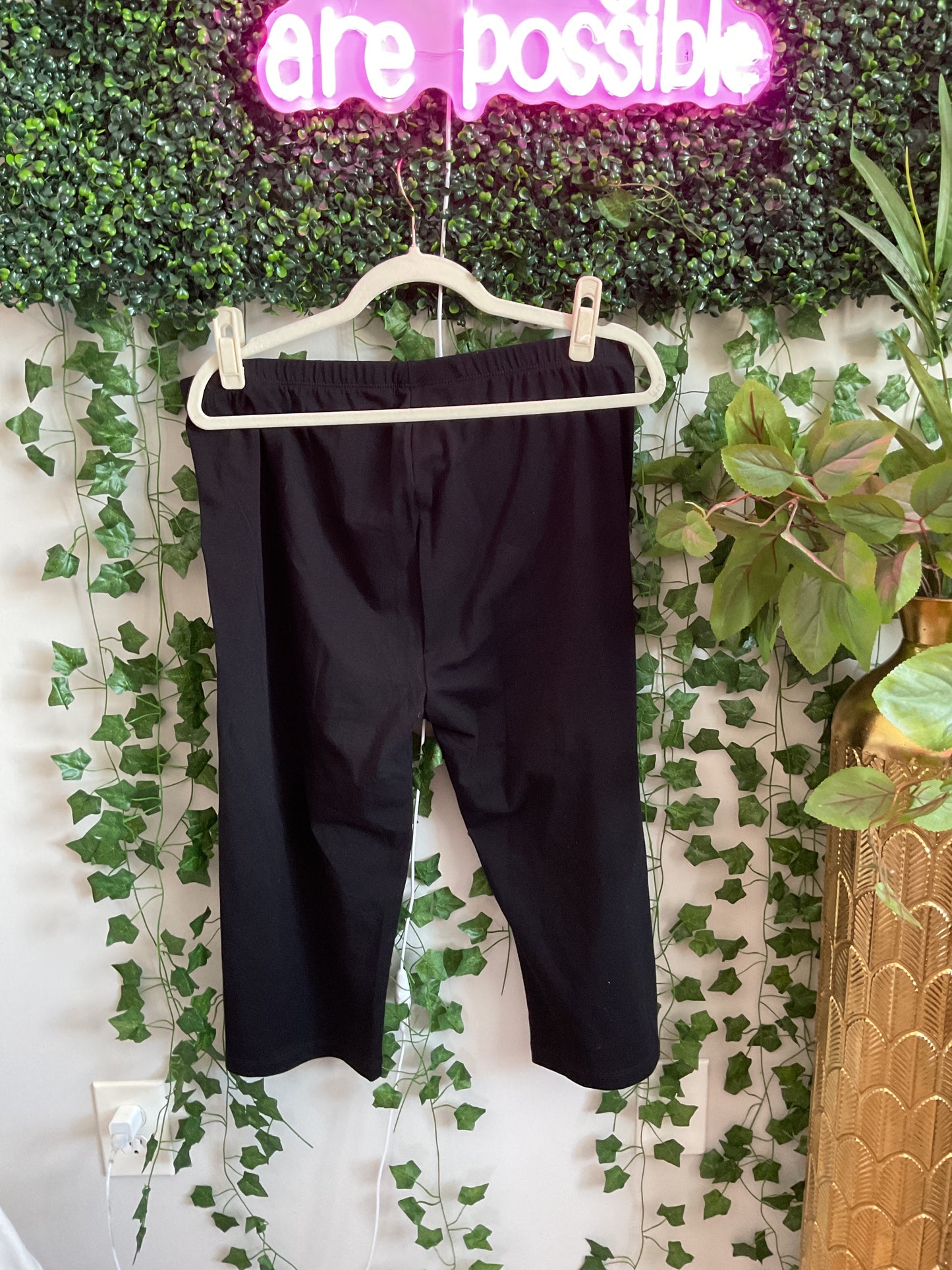 Premium Cotton Capri Leggings