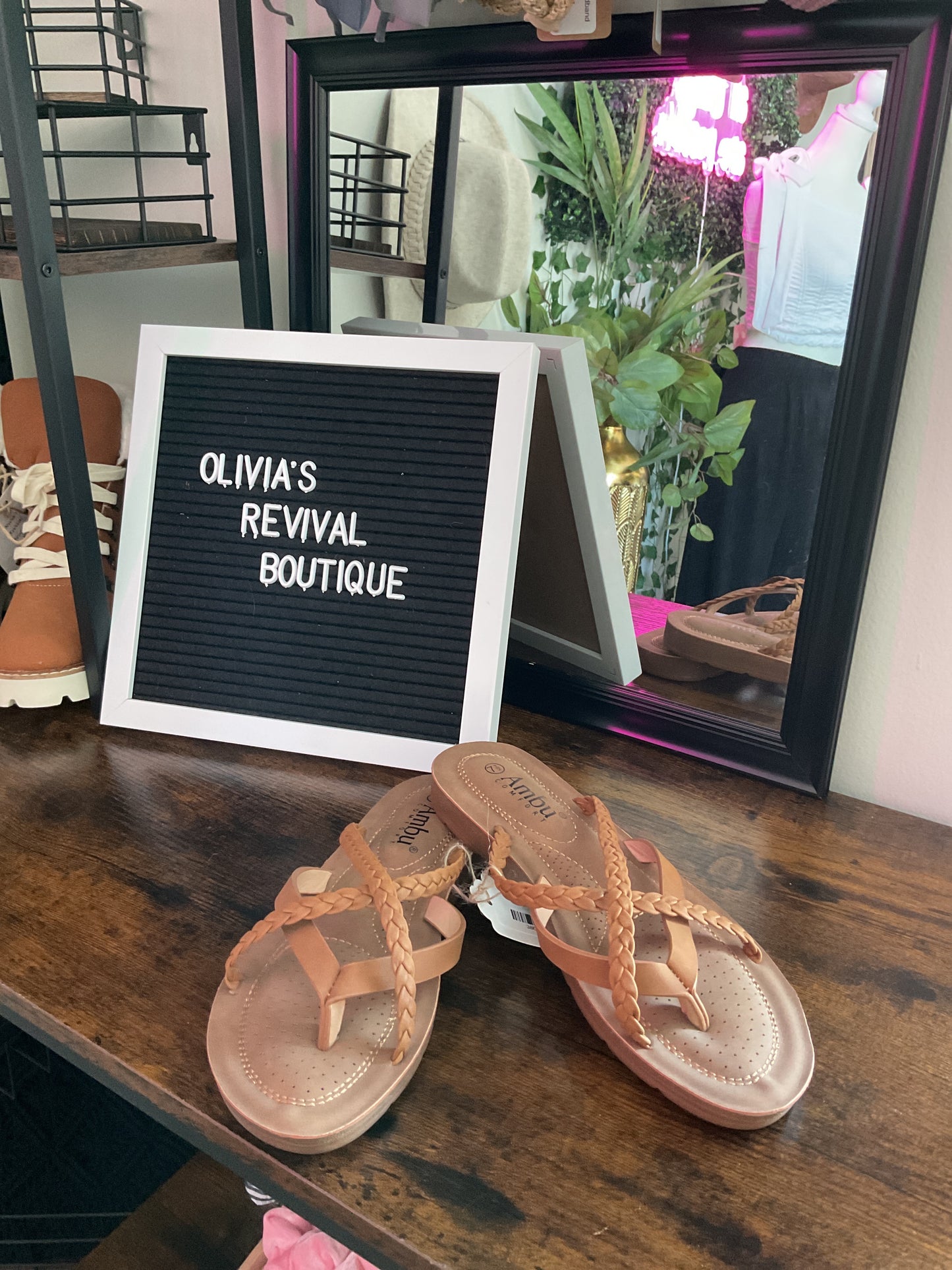 Banjo Babe Sandal